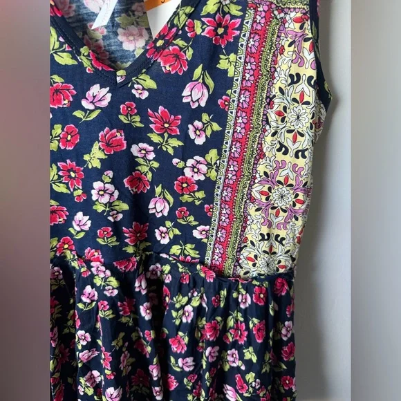 NWT Bila Sleeveless Navy Floral PatchWork Boho Hippie Hipster Flowy Tank Top - Picture 2 of 6